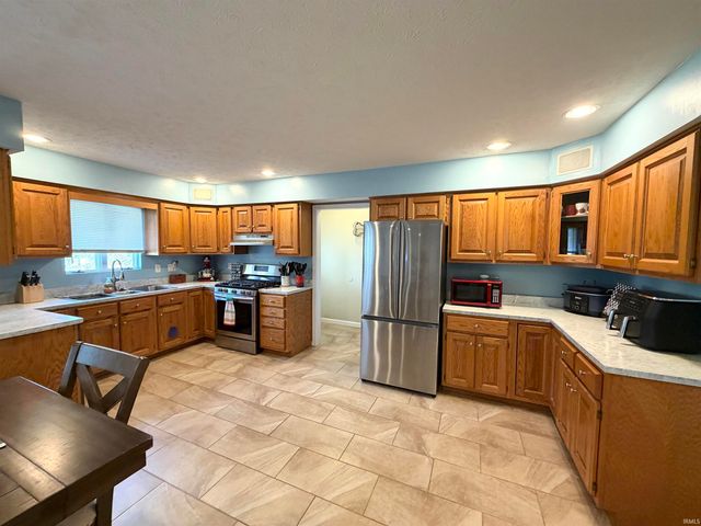 620 E Blue Ridge Drive, Evansville, IN 47714