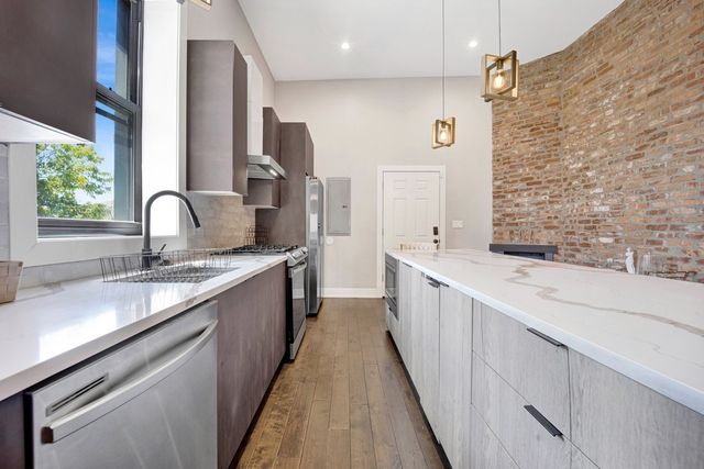 3330 S Indiana Avenue 2S, Chicago, IL 60616