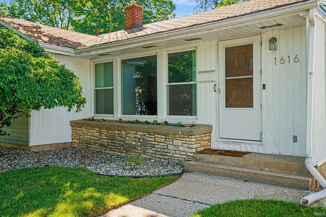 1616 Churchill Drive, South Bend, IN 46617