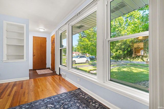 1616 Churchill Drive, South Bend, IN 46617