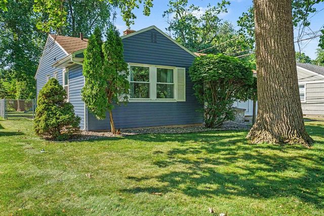 1616 Churchill Drive, South Bend, IN 46617