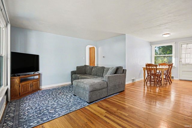 1616 Churchill Drive, South Bend, IN 46617