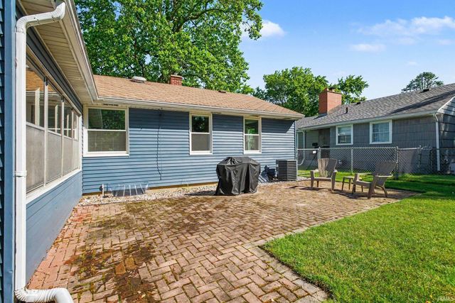 1616 Churchill Drive, South Bend, IN 46617