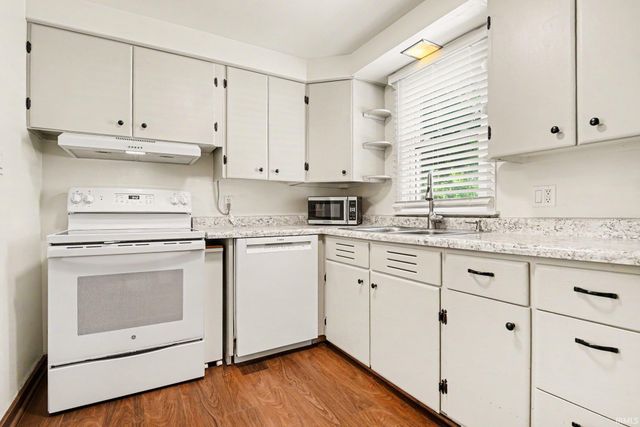 1616 Churchill Drive, South Bend, IN 46617