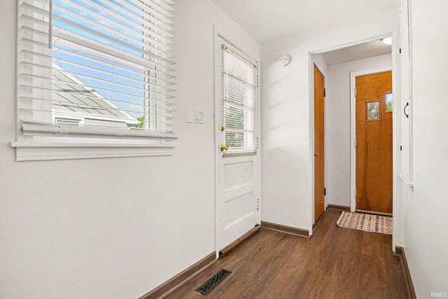 1616 Churchill Drive, South Bend, IN 46617