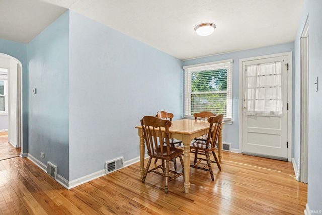 1616 Churchill Drive, South Bend, IN 46617