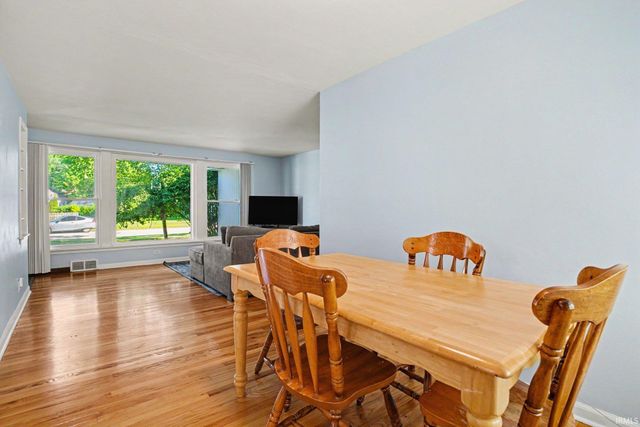 1616 Churchill Drive, South Bend, IN 46617