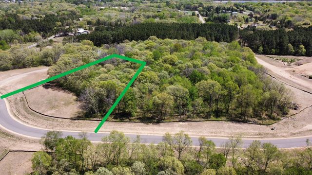 20041 Vintage Drive NW, Oak Grove, MN 55303