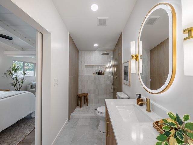 7247 Nohili Street, Honolulu, HI 96825