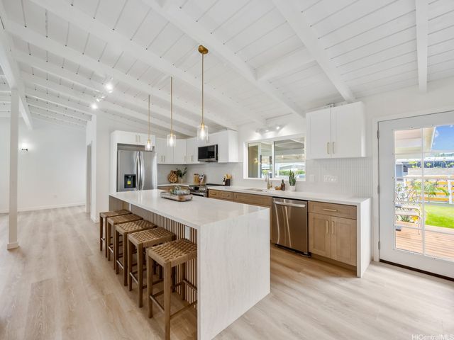 7247 Nohili Street, Honolulu, HI 96825