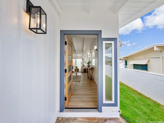 7247 Nohili Street, Honolulu, HI 96825