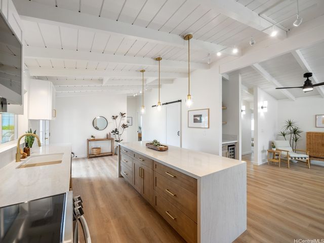 7247 Nohili Street, Honolulu, HI 96825