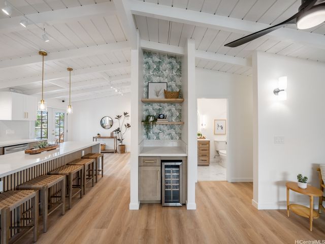 7247 Nohili Street, Honolulu, HI 96825