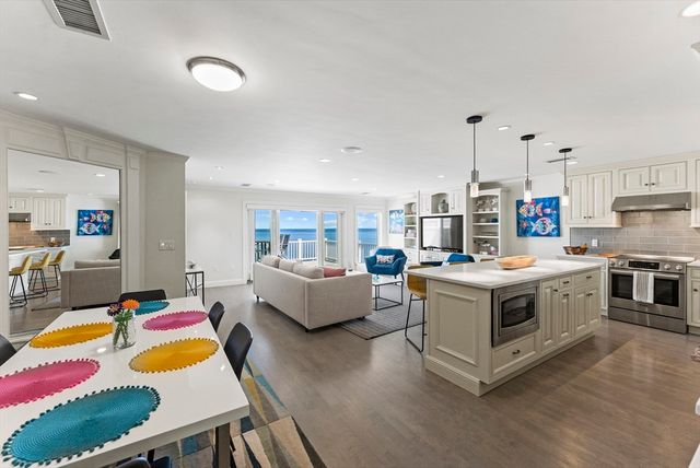 64 Cliffside Dr In Season, Plymouth, MA 02360