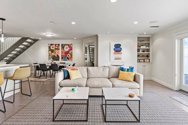 64 Cliffside Dr In Season, Plymouth, MA 02360