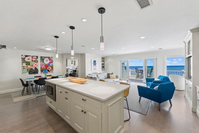 64 Cliffside Dr In Season, Plymouth, MA 02360