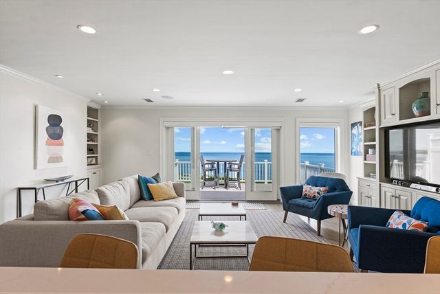 64 Cliffside Dr In Season, Plymouth, MA 02360