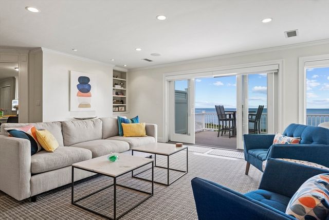 64 Cliffside Dr In Season, Plymouth, MA 02360