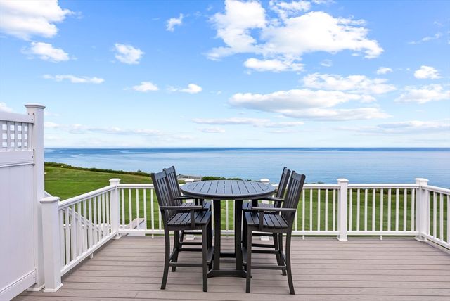 64 Cliffside Dr In Season, Plymouth, MA 02360