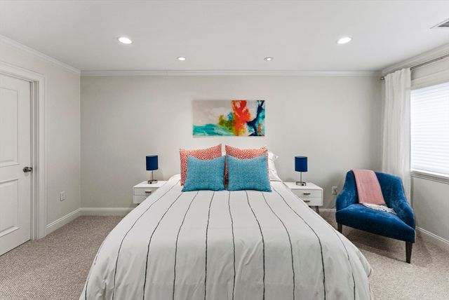 64 Cliffside Dr In Season, Plymouth, MA 02360