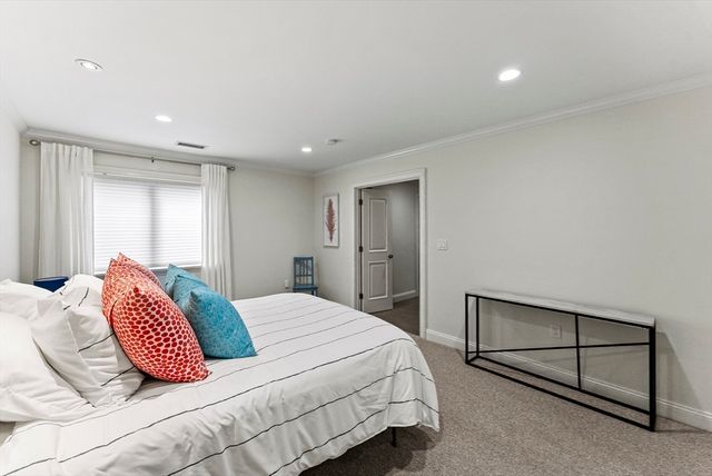 64 Cliffside Dr In Season, Plymouth, MA 02360