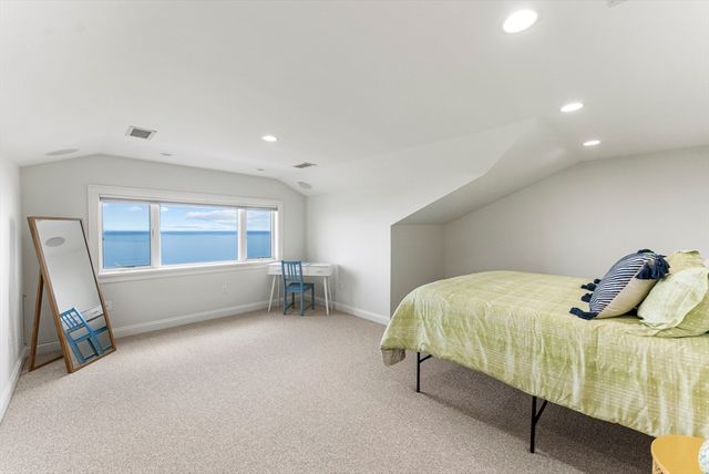 64 Cliffside Dr In Season, Plymouth, MA 02360