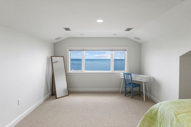 64 Cliffside Dr In Season, Plymouth, MA 02360