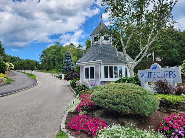 64 Cliffside Dr In Season, Plymouth, MA 02360