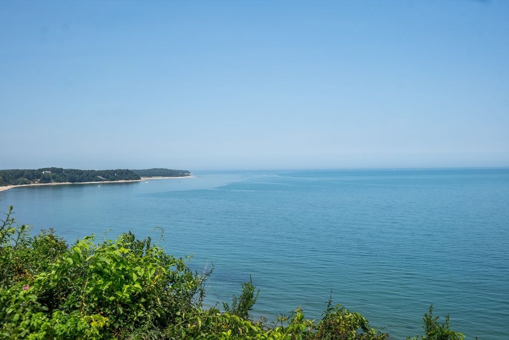 64 Cliffside Dr In Season, Plymouth, MA 02360