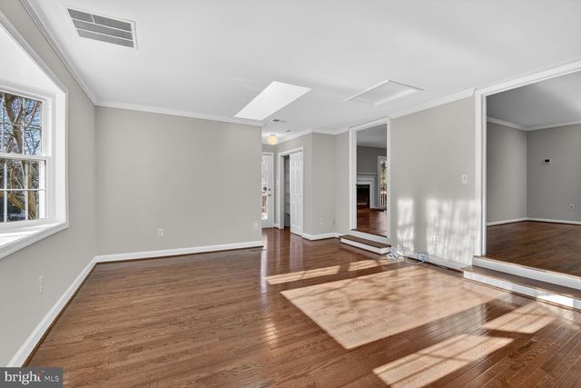 1302 CLAYBORNE HOUSE CT, Mclean, VA 22101