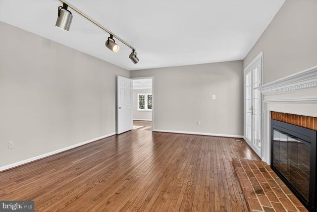 1302 CLAYBORNE HOUSE CT, Mclean, VA 22101