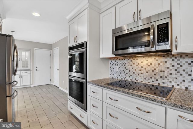 1302 CLAYBORNE HOUSE CT, Mclean, VA 22101