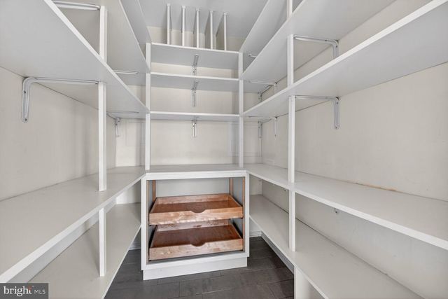 1302 CLAYBORNE HOUSE CT, Mclean, VA 22101