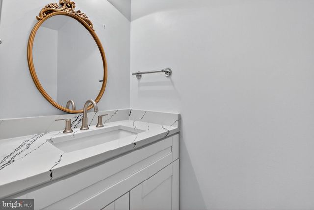 1302 CLAYBORNE HOUSE CT, Mclean, VA 22101