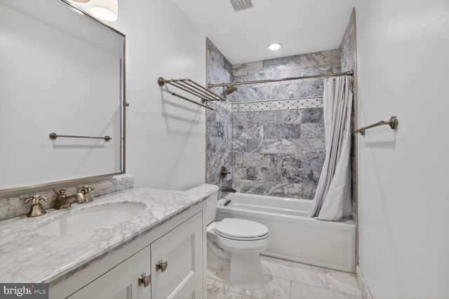 1302 CLAYBORNE HOUSE CT, Mclean, VA 22101