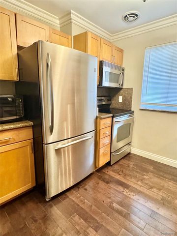 475 S ADAMS Road 5, Birmingham, MI 48009