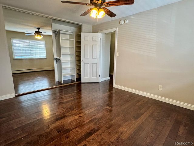 475 S ADAMS Road 5, Birmingham, MI 48009