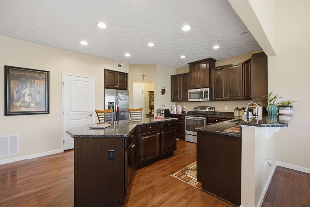 1686 Summit Creek Drive, Centerville, OH 45458