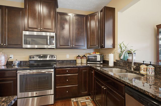 1686 Summit Creek Drive, Centerville, OH 45458