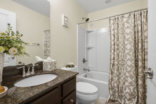 1686 Summit Creek Drive, Centerville, OH 45458