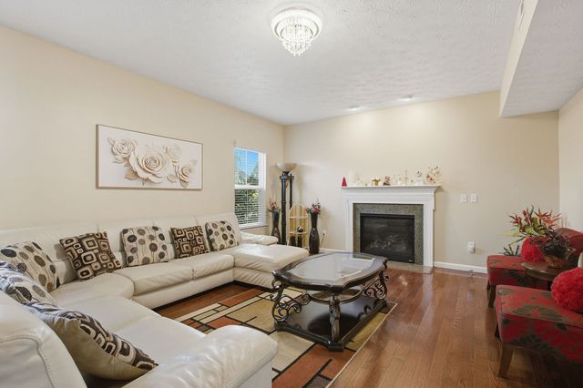 1686 Summit Creek Drive, Centerville, OH 45458