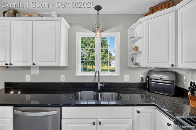 5900 Carter Court, Howell, MI 48843