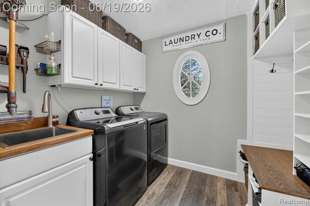 5900 Carter Court, Howell, MI 48843