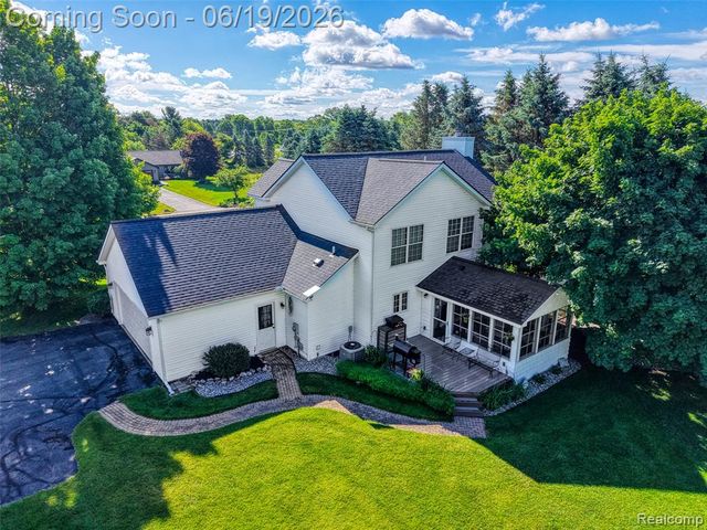5900 Carter Court, Howell, MI 48843