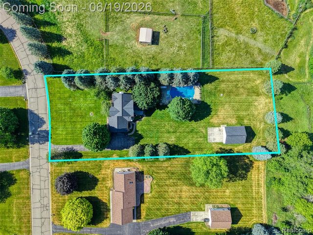 5900 Carter Court, Howell, MI 48843
