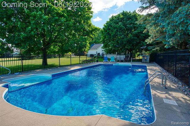 5900 Carter Court, Howell, MI 48843