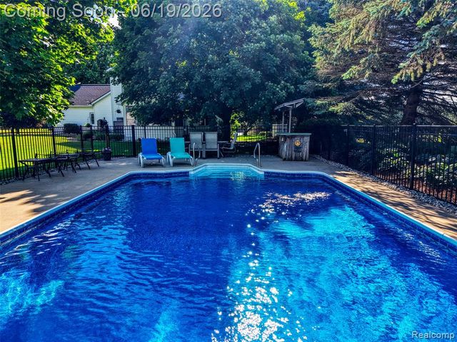 5900 Carter Court, Howell, MI 48843
