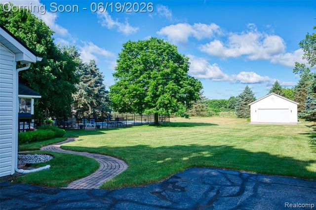 5900 Carter Court, Howell, MI 48843