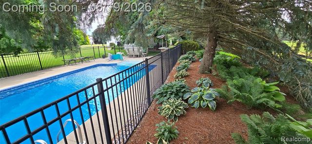 5900 Carter Court, Howell, MI 48843