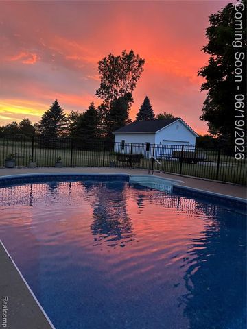 5900 Carter Court, Howell, MI 48843